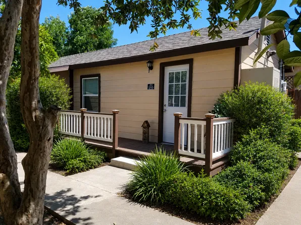 812 Cedar St #102, Corona, CA 92879