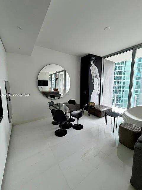 1 bed, 1.5 bath, 679 sqft, $7,300 — Photo 3