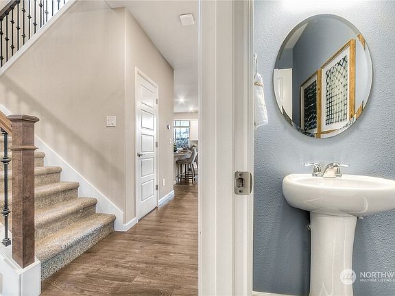 5th image of 908 Bunting Place SE #83