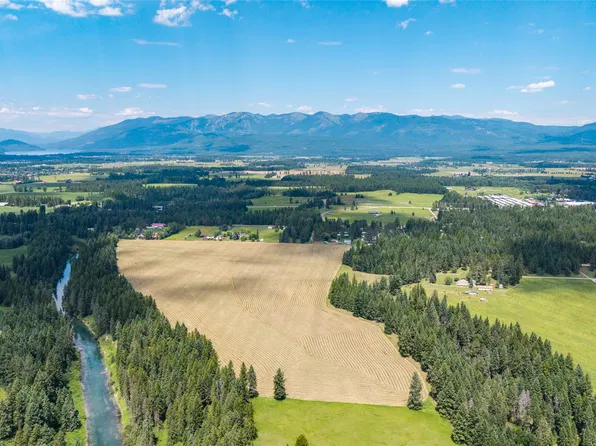 300 Barnes Ln, Columbia Falls, MT 59912