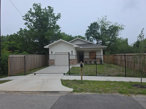 3202 McIlhenny St, Houston, TX 77004