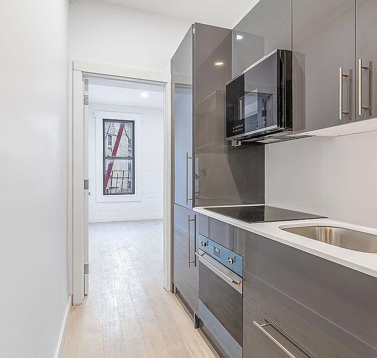1st image of 105 Macdougal St APT 17