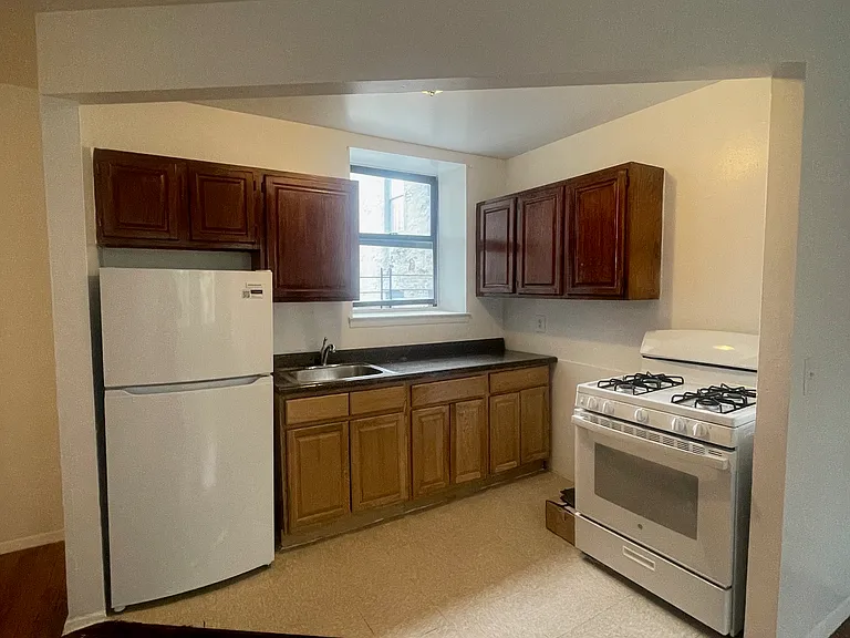 1358 Sheridan Ave #4 — Photo 1