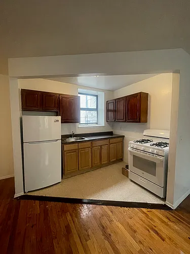 1358 Sheridan Ave Photo 1