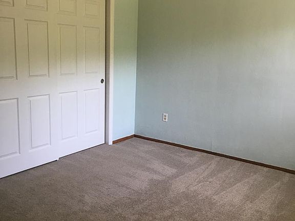 5th image of 2418 Broadmoor Dr