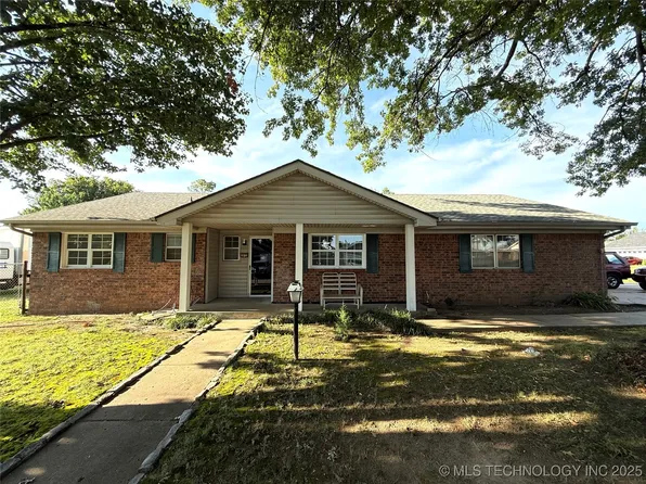 10733 E 20th St, Tulsa, OK 74128