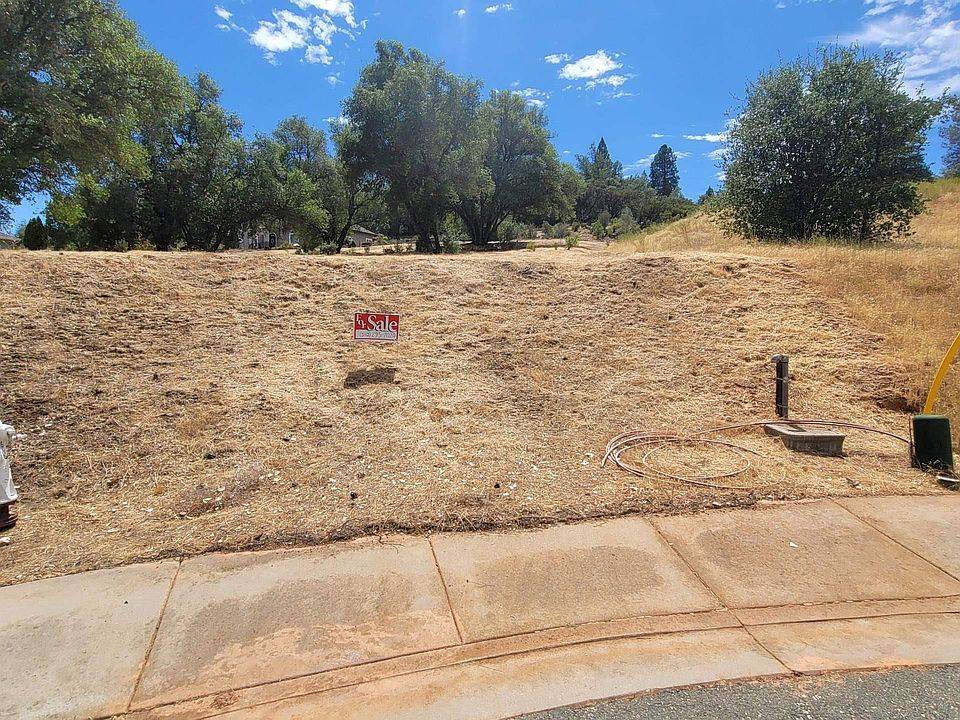 2nd image of 1571 Nevill Ct