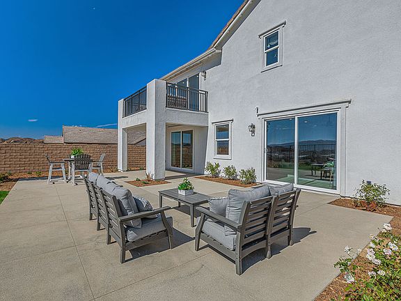 WR Meadow Plan 6 Model Home