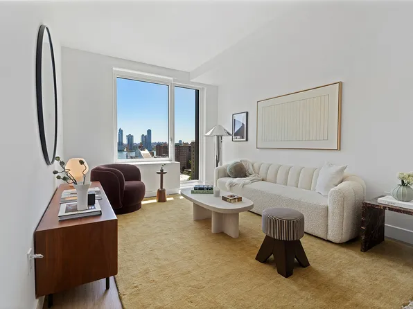 644 E 14th St, New York, NY