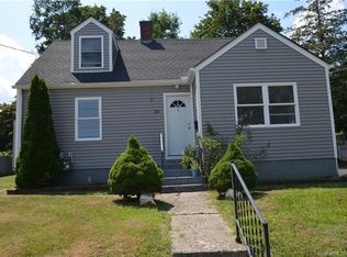 20 Edgewood St, Bristol, CT 06010