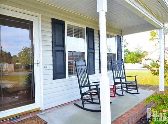 2nd image of 806 Hillside Dr