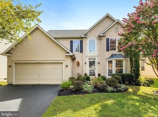 25512 Upper Clubhouse Dr, Chantilly, VA 20152