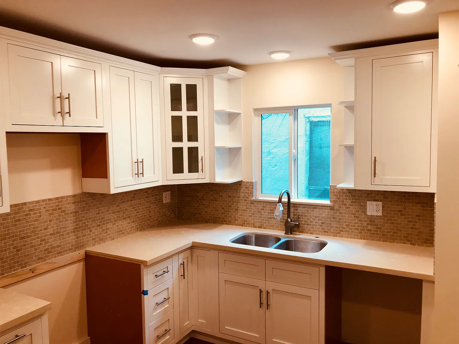 4 bed, 1600 sqft, $4,295 — Photo 2