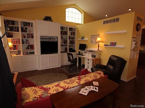 3rd image of 5924 Villa France Ave