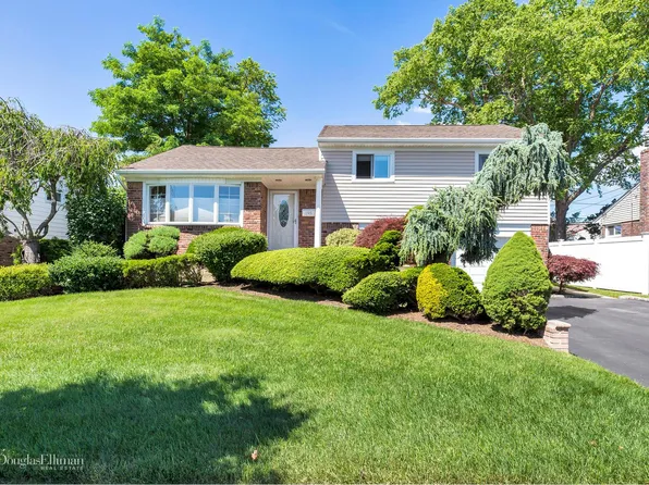 195 Floral Ave, Plainview, NY 11803