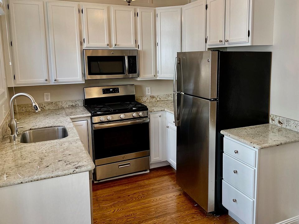 1st image of 22 Cervantes Blvd APT 1