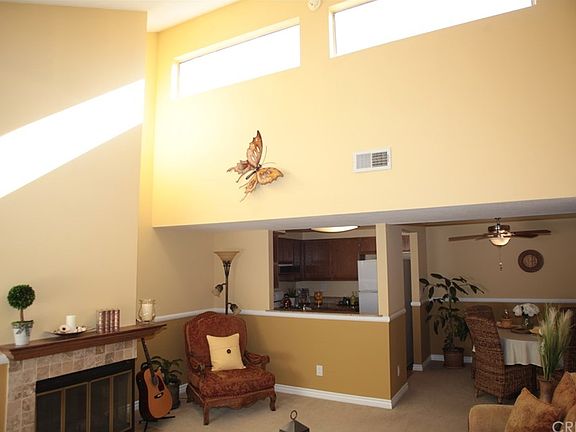 2nd image of 23947 Del Monte Dr Unit 4