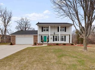 1526 Brookfield Ct, Adrian, MI 49221