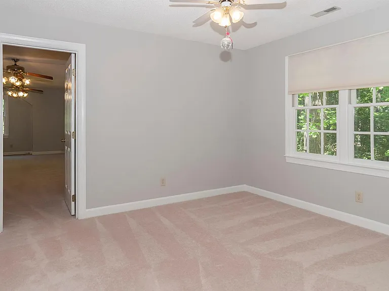 104 Lively Ct E — Photo 9