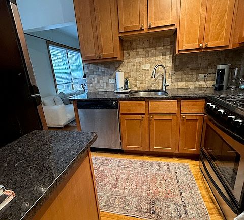 3rd image of 2326 N Lincoln Park W APT 3D