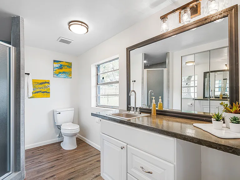4207 E Grove St #B — Photo 7
