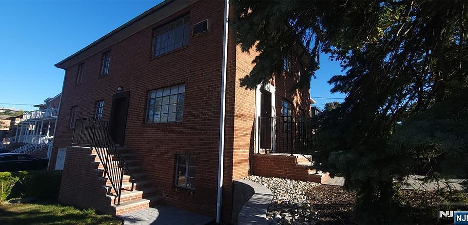 1st image of 2231 Lemoine Avenue