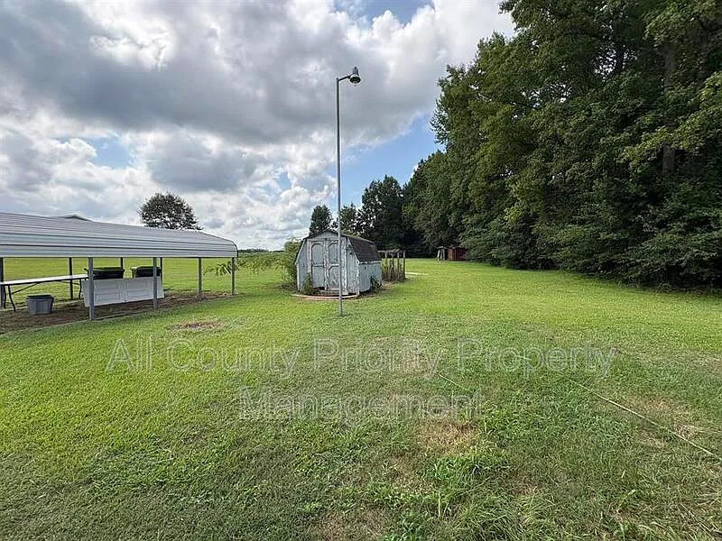 1 bed, 1.0 bath, $1,100 — Photo 4