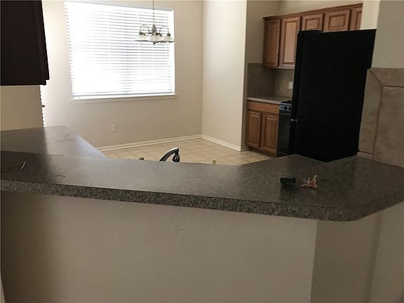 5th image of 305 Stansted Manor Dr