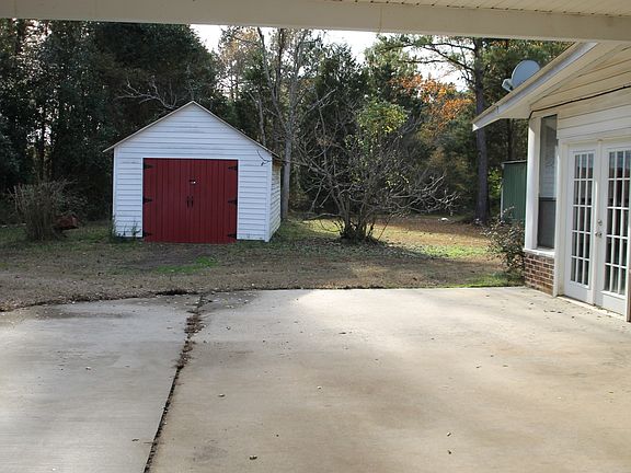 3rd image of 2845 Blaney Rd