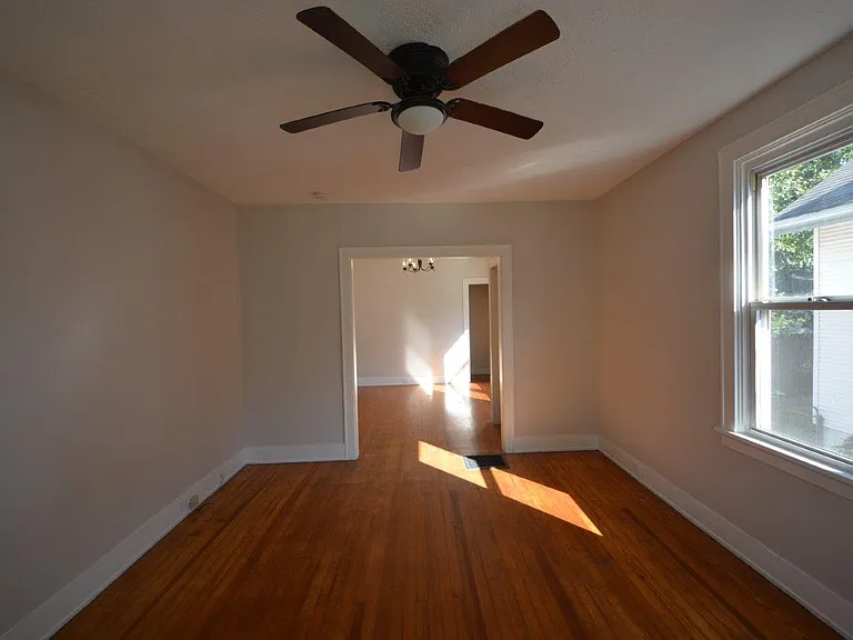 5804 Hawthorne Ave — Photo 4