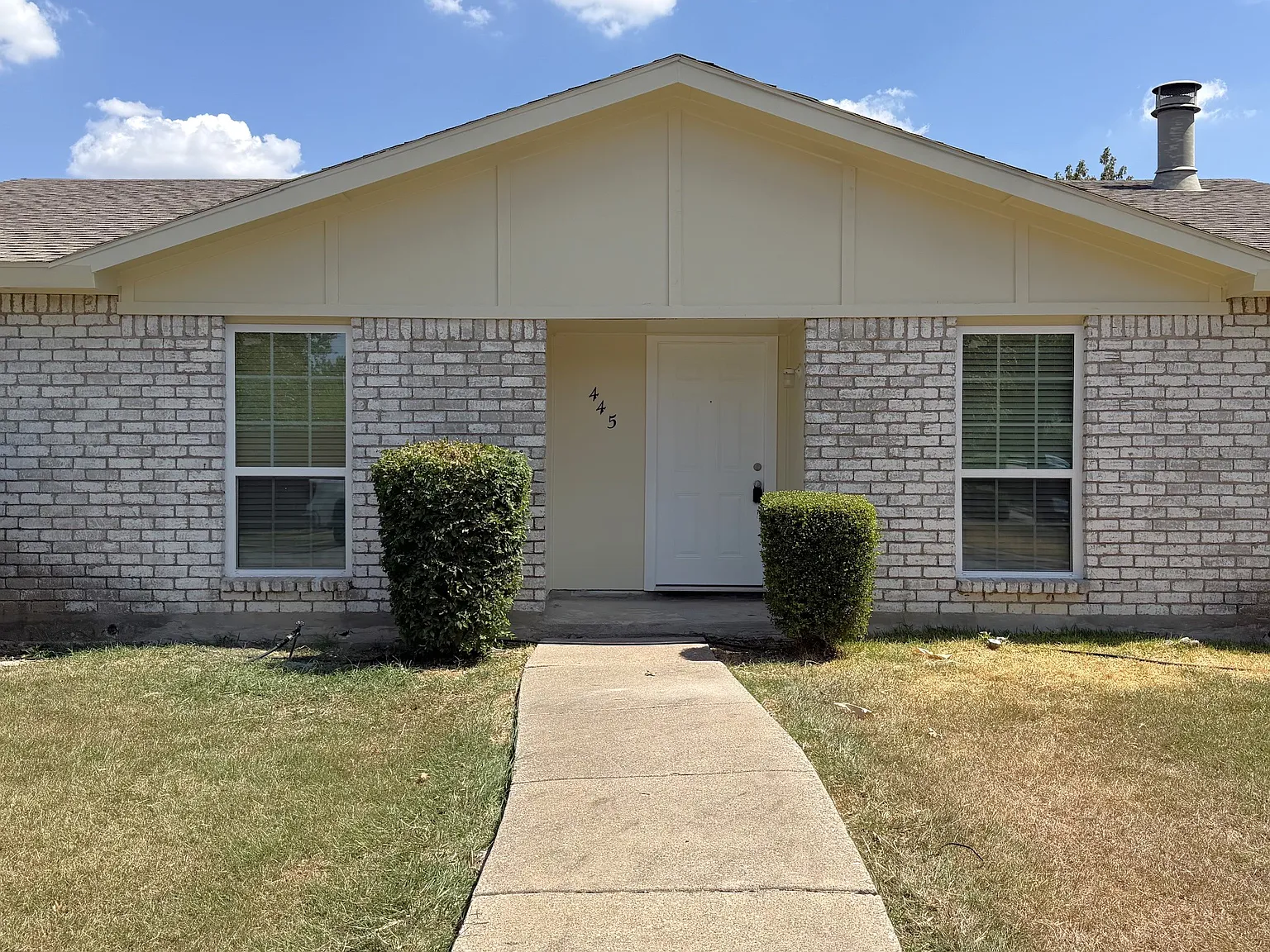 3 bed, 1420 sqft, $2,295 — Photo 1