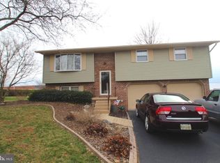14 Westbury Ct, Elizabethtown, PA 17022