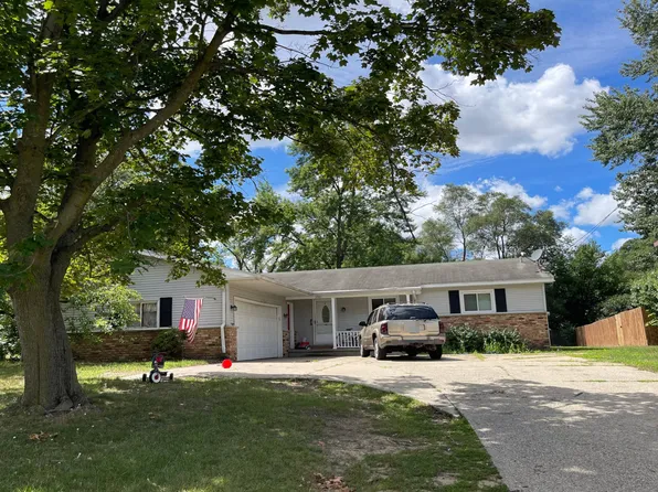 5581 Edgelawn Dr SE, Kentwood, MI 49508