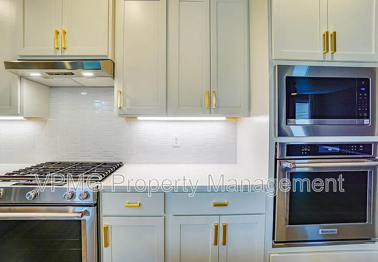 604 NW 25th Way — Photo 24
