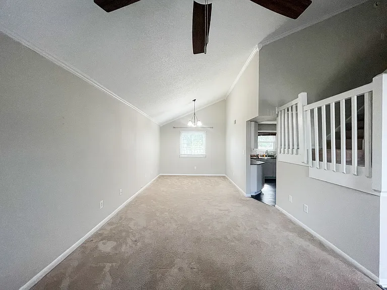 916 Appleby Ct — Photo 9