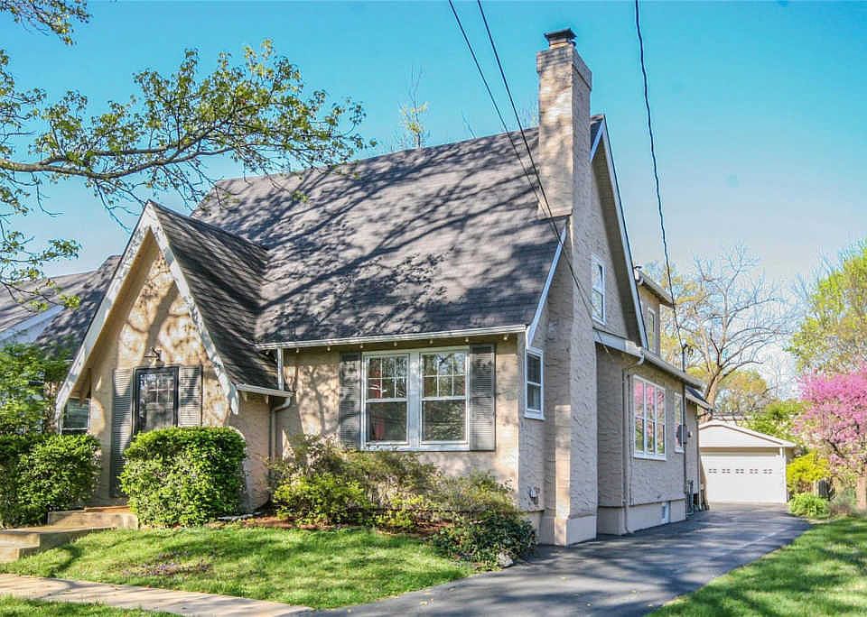 1st image of 23 Parkland Ave