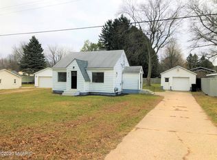 219 W Hile Rd, Norton Shores, MI 49441