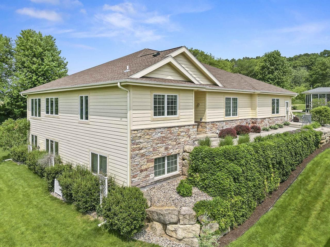 7261 Lily Lane UNIT 9, Middleton, WI 53562 Zillow