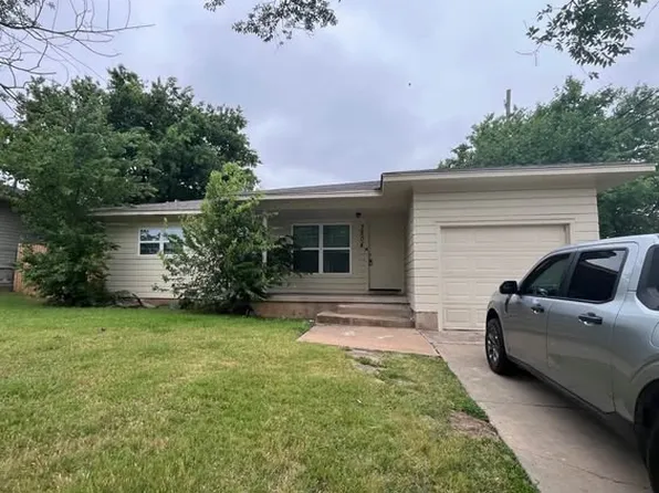 3804 NW Arlington Ave, Lawton, OK 73505