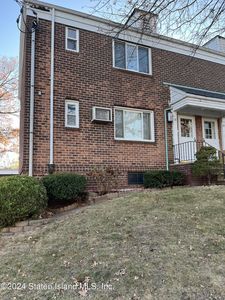 18 Seth Ct #A, Staten Island, NY, 10301