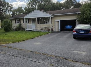 68 Hart Dr, Litchfield, CT 06759