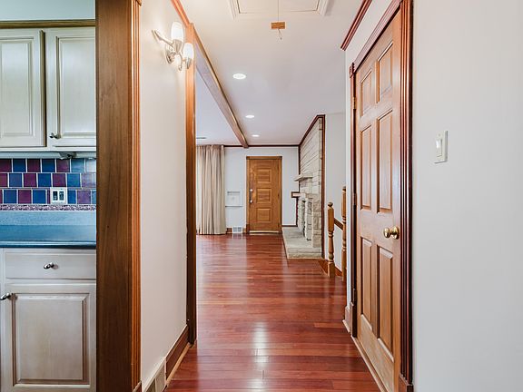 4th image of 1857 Darien Dr