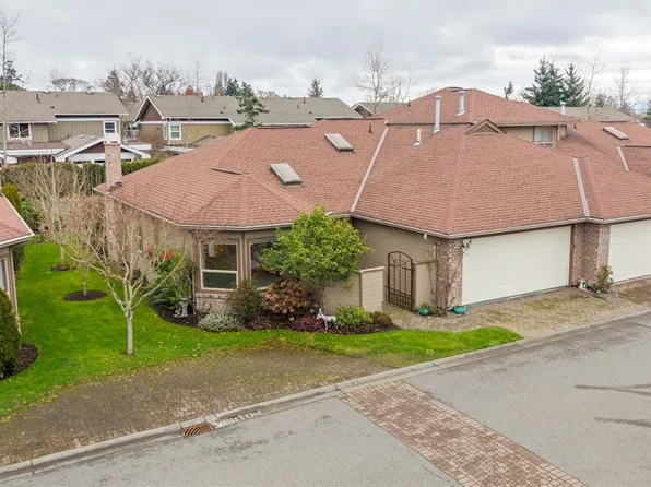 4515 Pipeline Rd #403, Saanich, BC V8Z 5M3