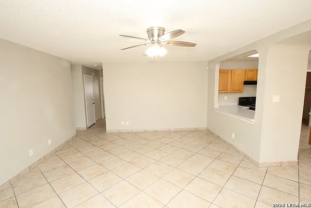 7807 Pecan Hts — Photo 5