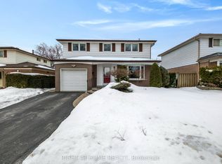 8 Parkington Cres, Toronto, ON M1H2T7