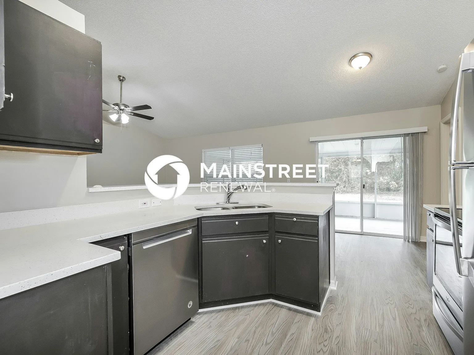 630 Bayport Dr — Photo 4