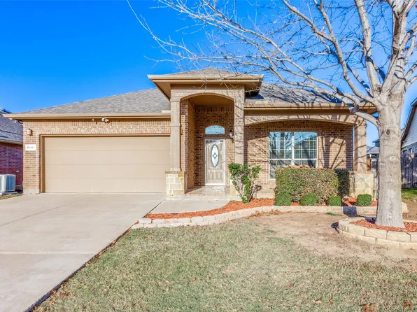 9141 Liberty Crossing Dr, Fort Worth, TX 76131