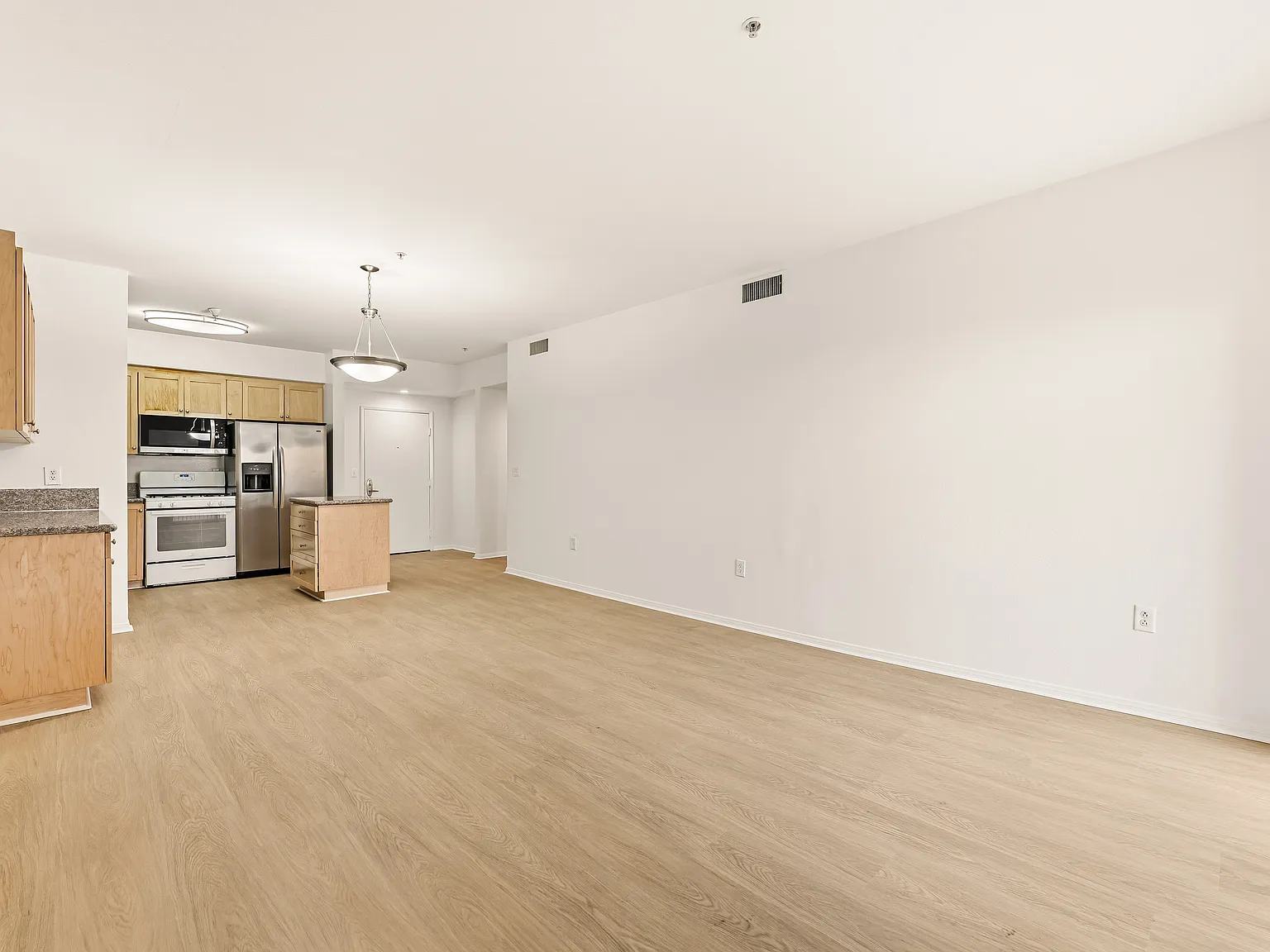 10227 Mason — Photo 3