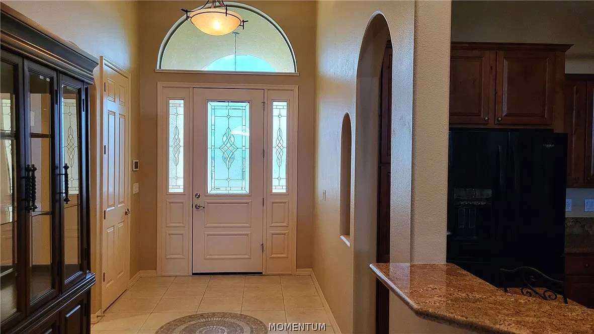 4 bed, 3.0 bath, 2443 sqft, $2,800 — Photo 3