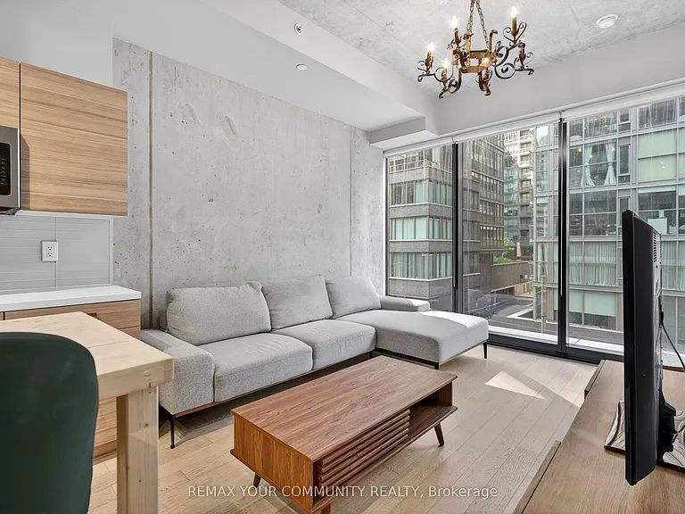 11 Charlotte St #204 — Photo 10